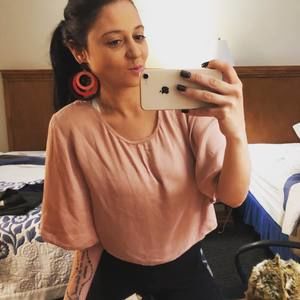 Meet your Posher, Marcela